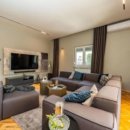 Villa Exquisite With Private Pool In
