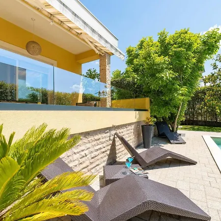 Exquisite With Private Pool In Zadar