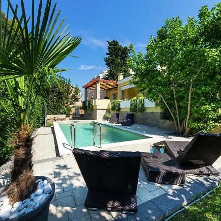 Villa Exquisite With Private Pool In