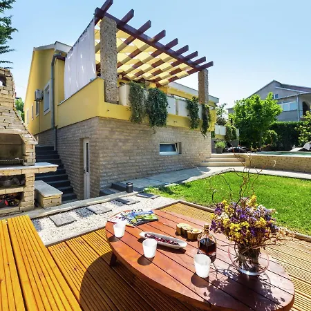 Villa Exquisite With Private Pool In Zadar